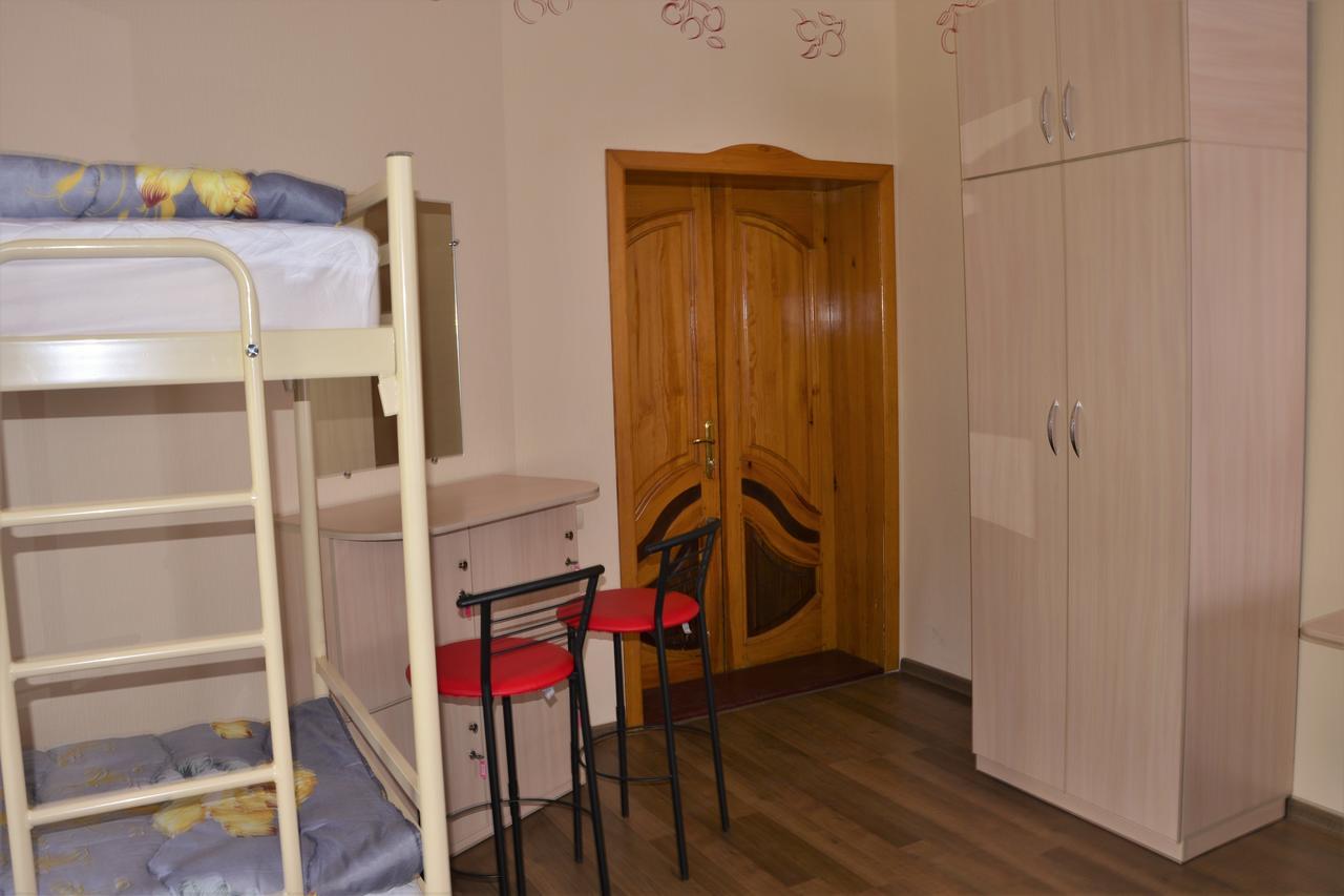 Vishnya Hostel Dnipro Exterior photo